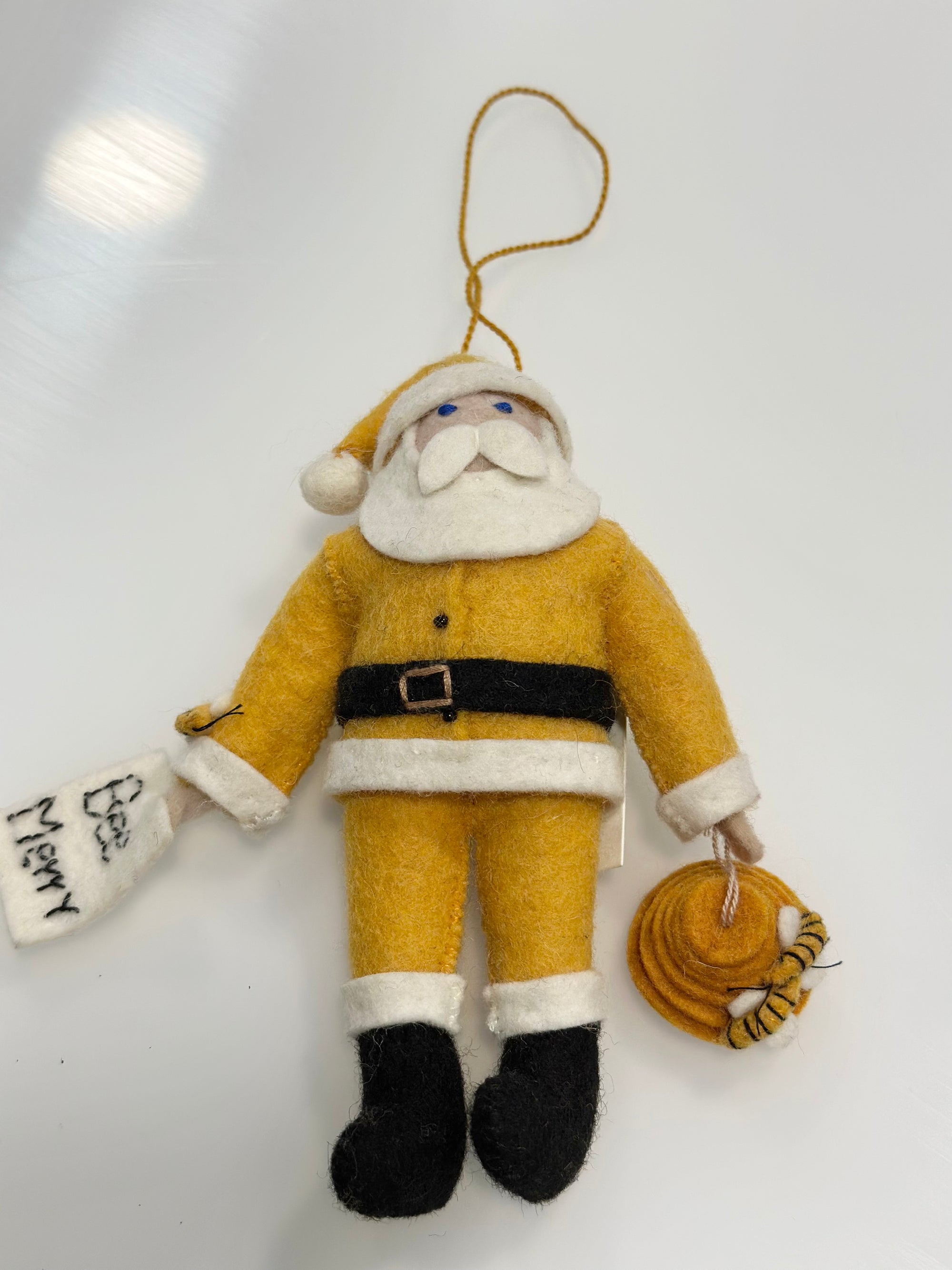 Santa Bee Felt Ornament x Craftspring